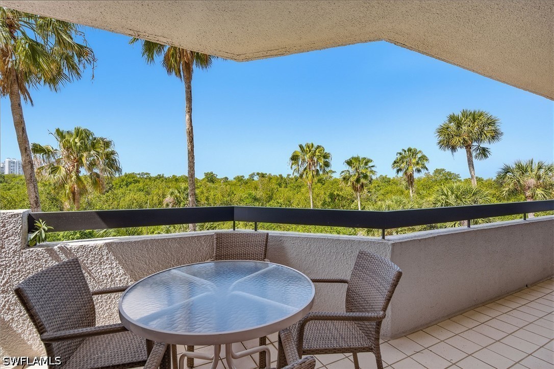 3 Bed Condominium for Sale in Grosvenor, photo 28
