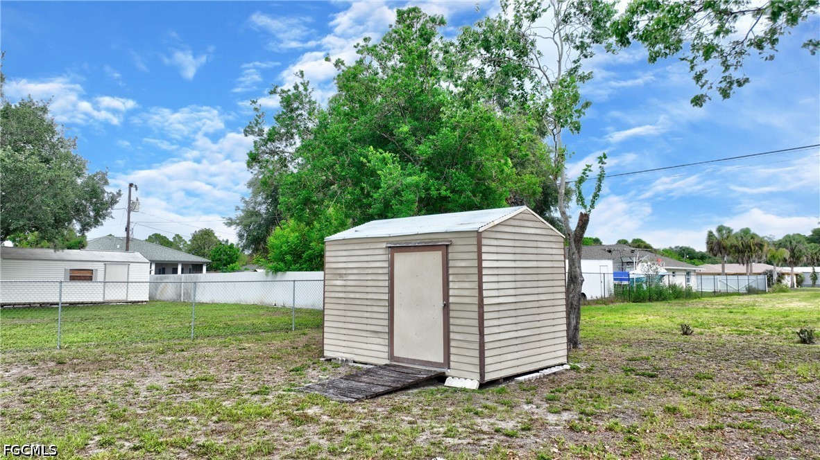 4 Bed SingleFamilyResidence for Sale in Lehigh Acres, photo 28