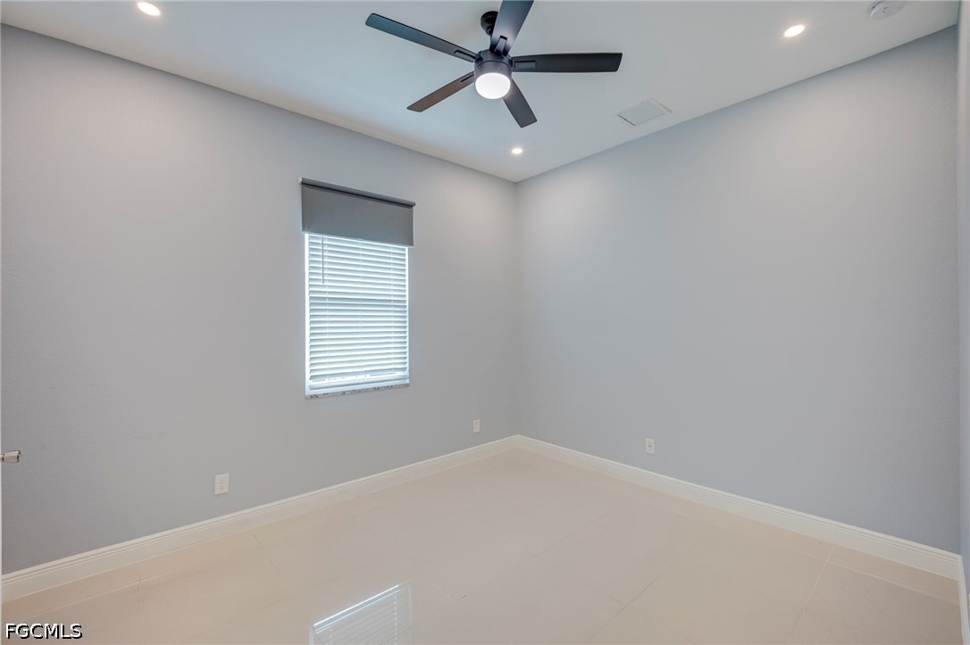 4 Bed SingleFamilyResidence for Sale in Lehigh Acres, photo 28