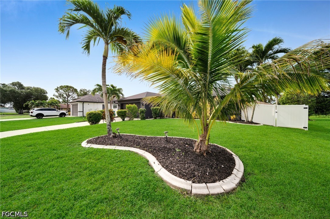 3 Bed Pool Home for Sale in Cape Coral, photo 28