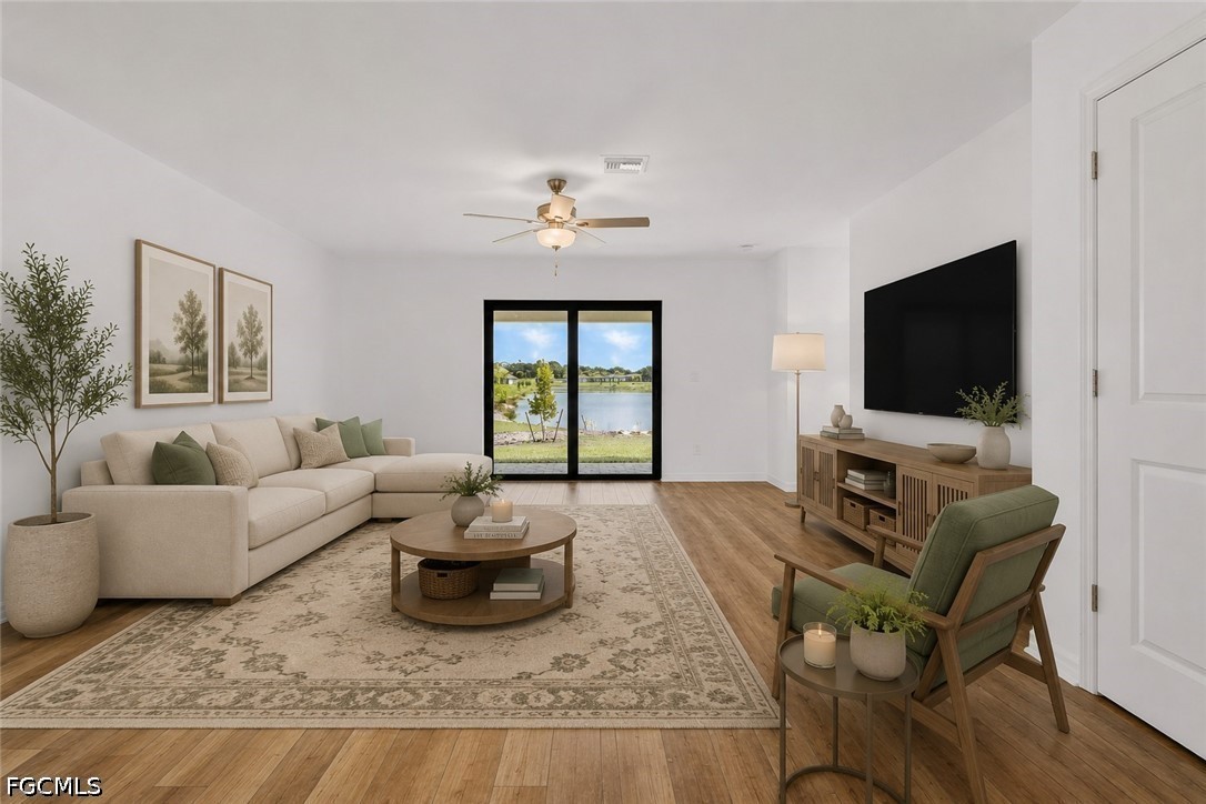4 Bed SingleFamilyResidence for Sale in Mirror Lakes, photo 28