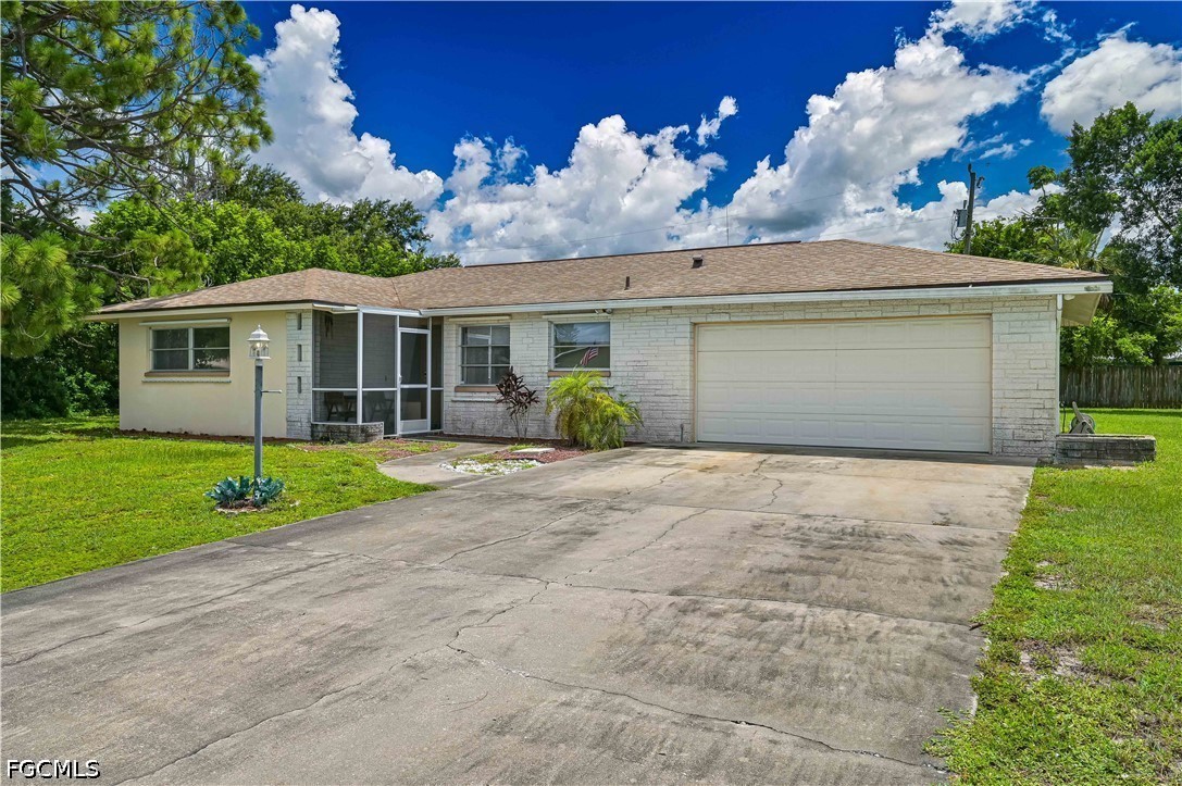 4 Bed SingleFamilyResidence for Sale in Cape Coral, photo 28