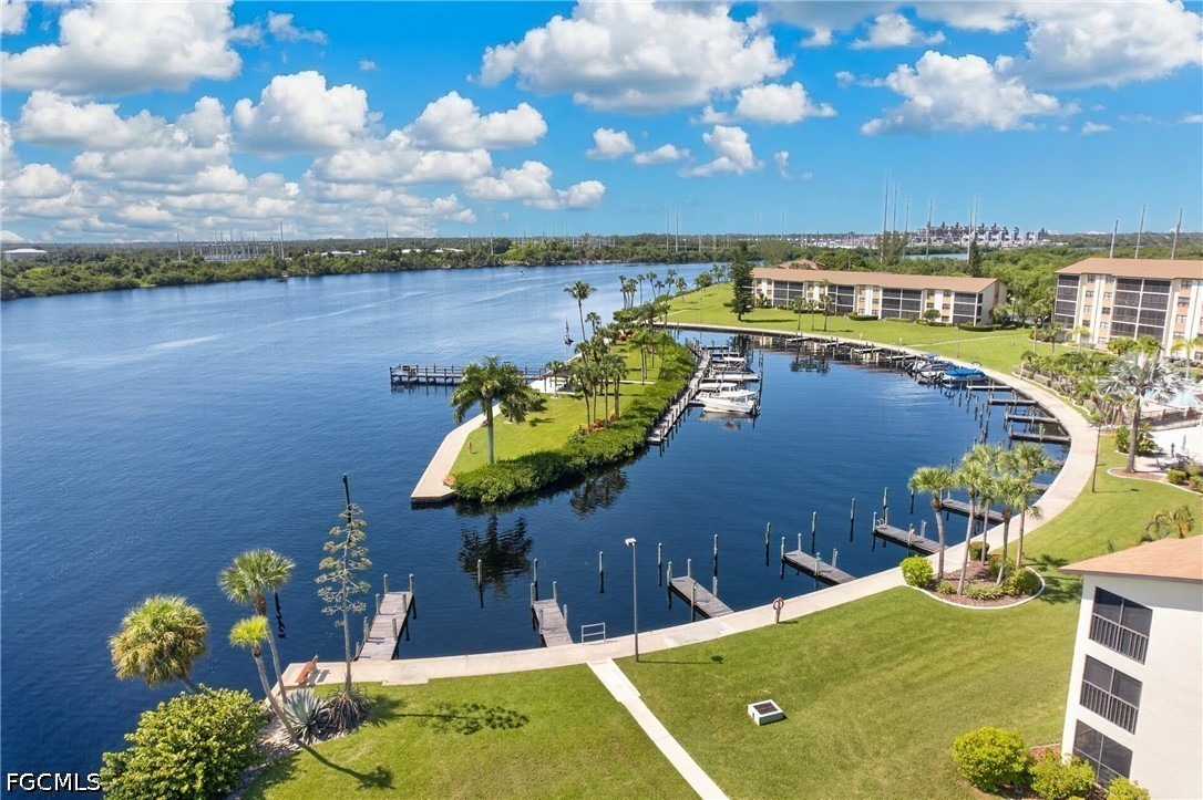 2 Bed Waterfront Home for Sale in North Fort Myers, photo 28