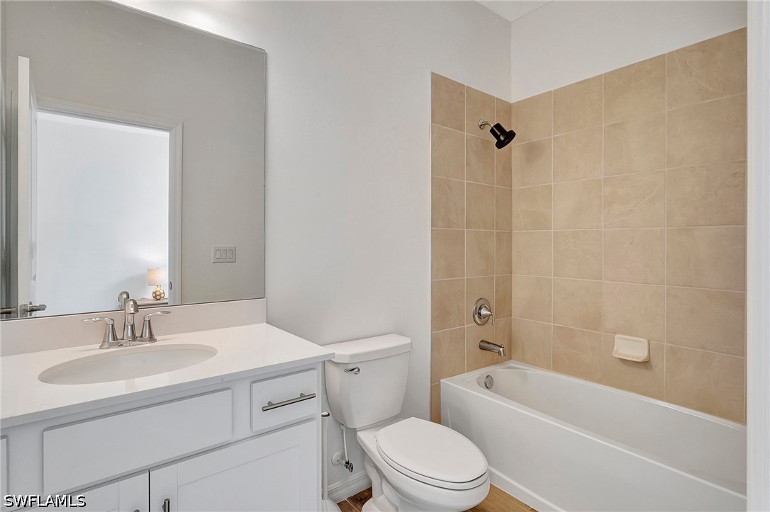 4 Bed SingleFamilyResidence for Sale in Naples, photo 28