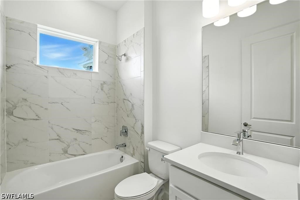 4 Bed SingleFamilyResidence for Sale in Fort Myers, photo 28