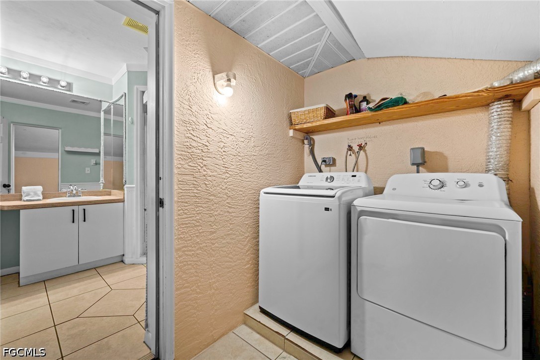 3 Bed Pool Home for Sale in Cape Coral, photo 28