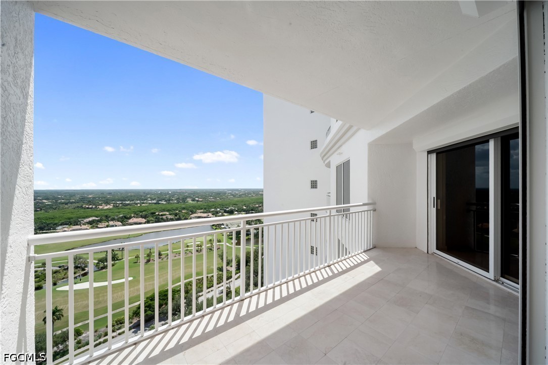 3 Bed Pool Home for Sale in Estancia, photo 28