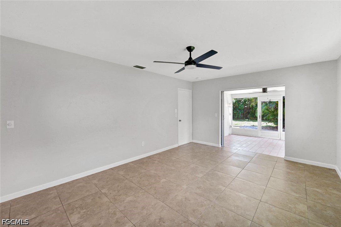 3 Bed SingleFamilyResidence for Sale in Cape Coral, photo 28