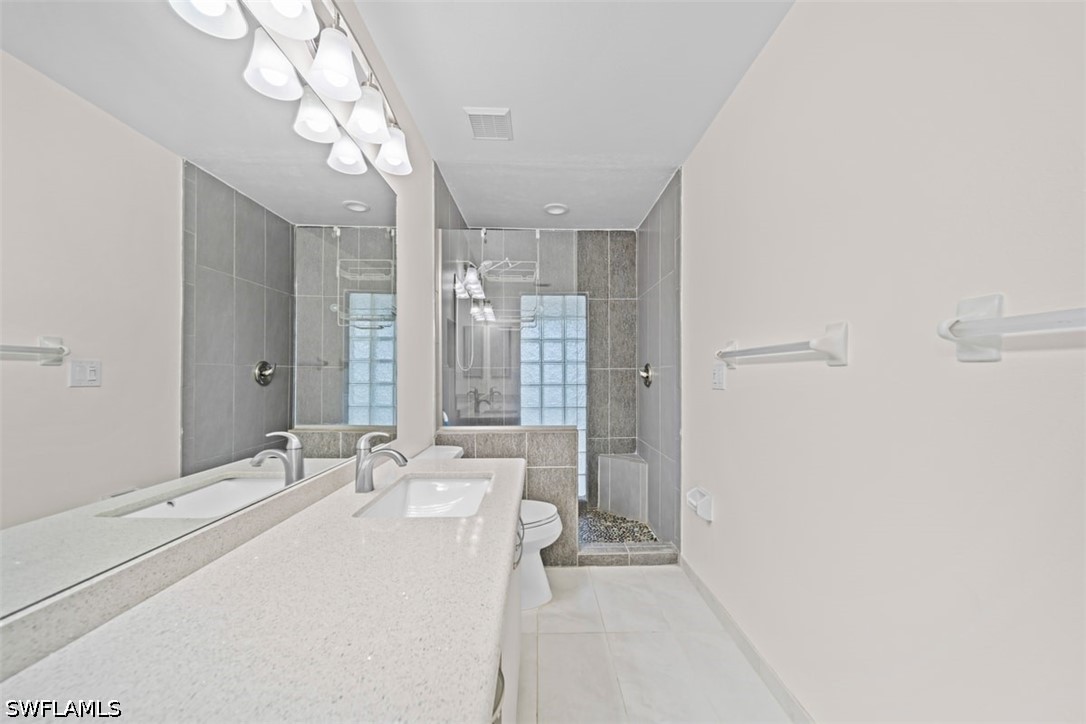 2 Bed Waterfront Home for Sale in Fort Myers, photo 28