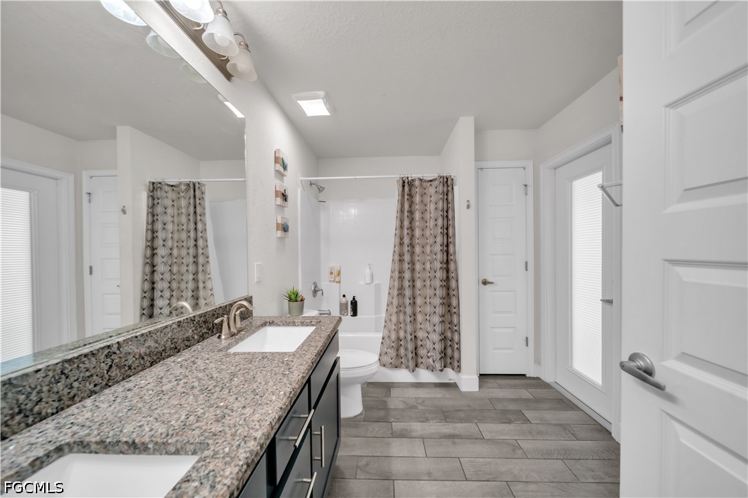 4 Bed SingleFamilyResidence for Sale in Cape Coral, photo 28