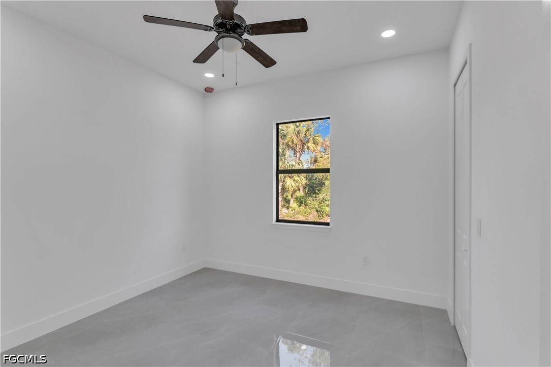 4 Bed SingleFamilyResidence for Sale in Lehigh Acres, photo 28