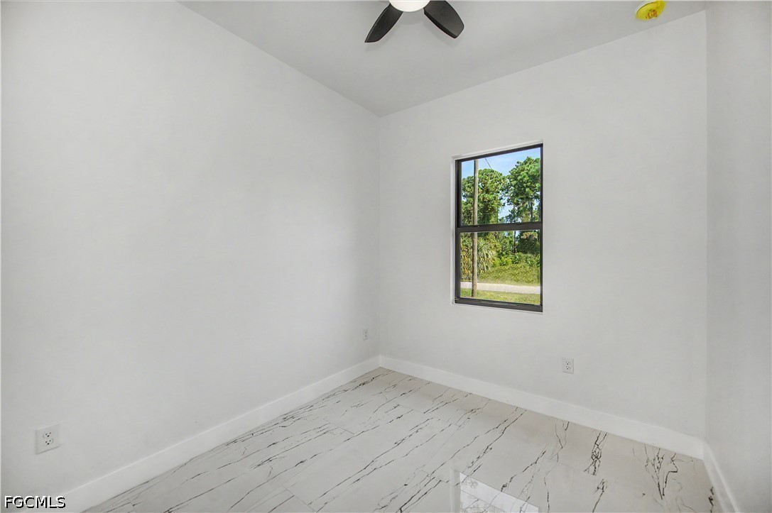 3 Bed SingleFamilyResidence for Sale in Lehigh Acres, photo 28