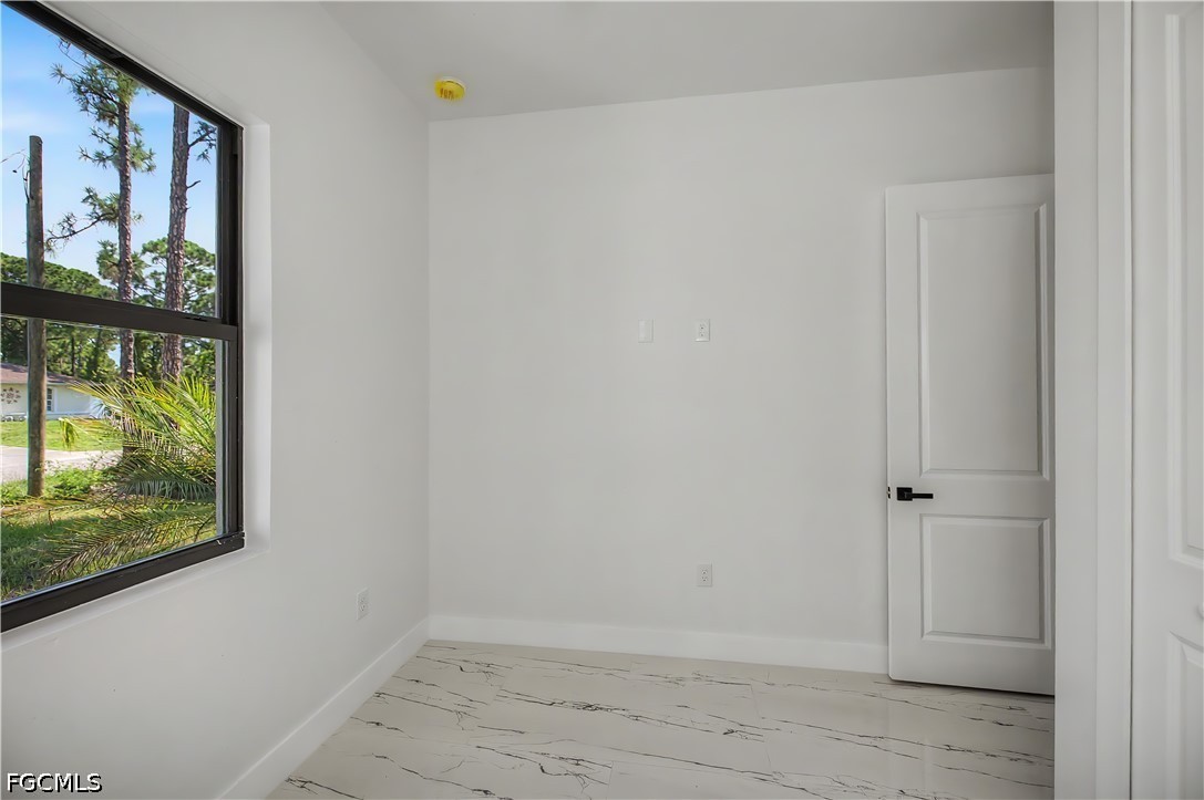 3 Bed SingleFamilyResidence for Sale in Lehigh Acres, photo 28