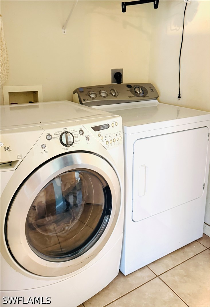 3 Bed Pool Home for Sale in Golden Gate Estates, photo 28