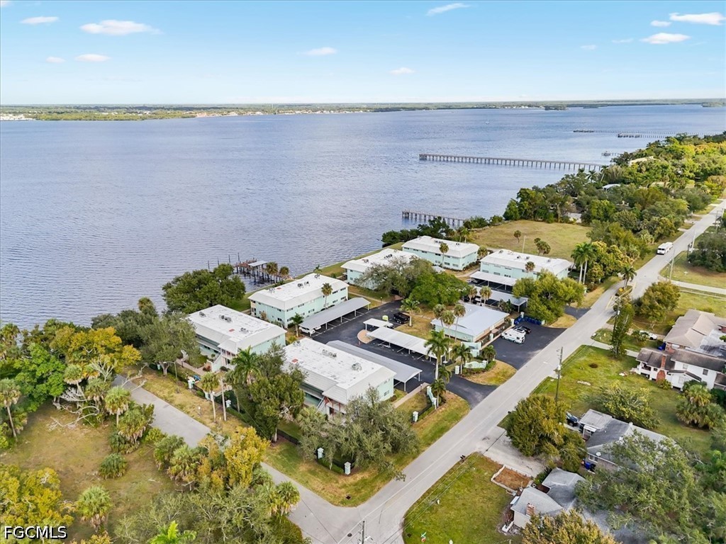 1 Bed Waterfront Home for Sale in Fort Myers, photo 28