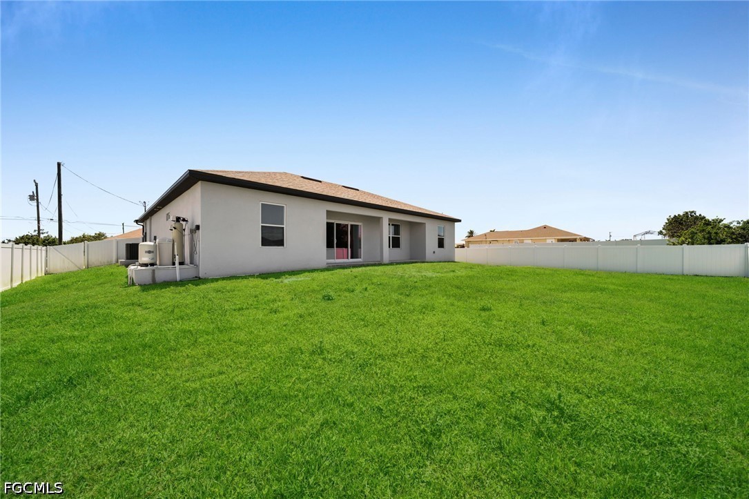 3 Bed SingleFamilyResidence for Sale in Cape Coral, photo 28