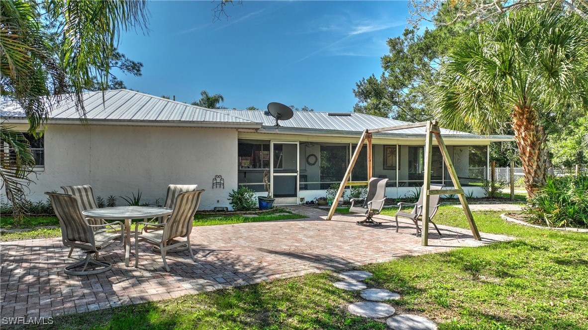 2 Bed SingleFamilyResidence for Sale in North Fort Myers, photo 29