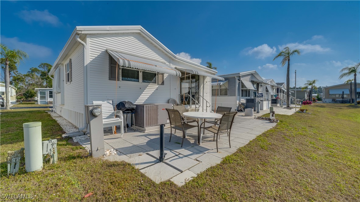 1 Bed Waterfront Home for Sale in North Fort Myers, photo 29