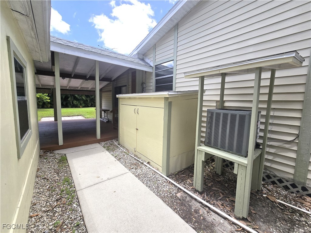 2 Bed SingleFamilyResidence for Sale in Fort Myers, photo 29