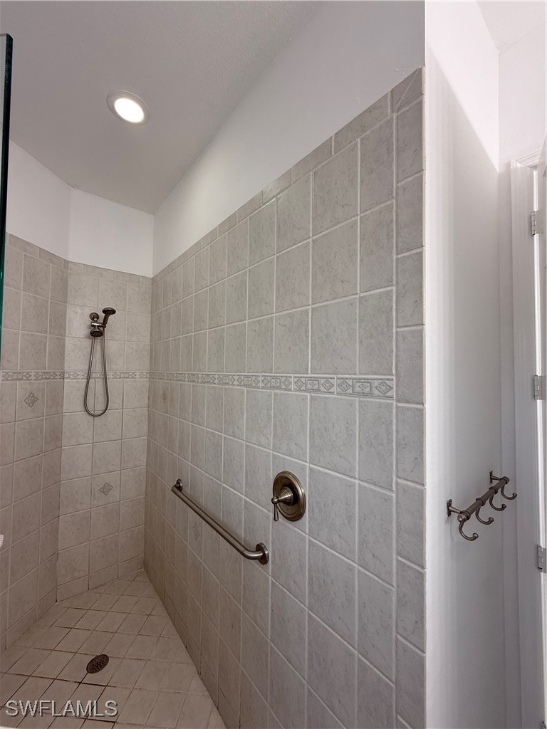 3 Bed Pool Home for Sale in Naples, photo 29