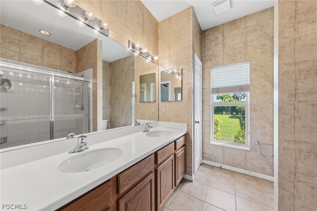 3 Bed SingleFamilyResidence for Sale in Cape Coral, photo 29