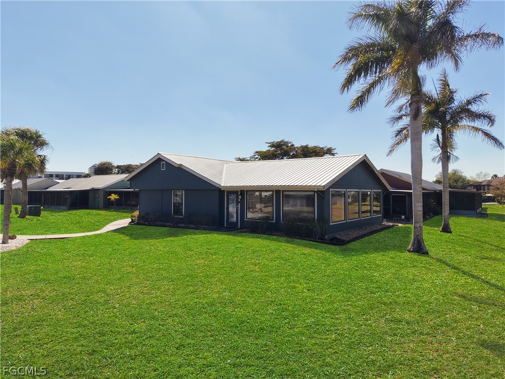 2 Bed Waterfront Home for Sale in Labelle, photo 29