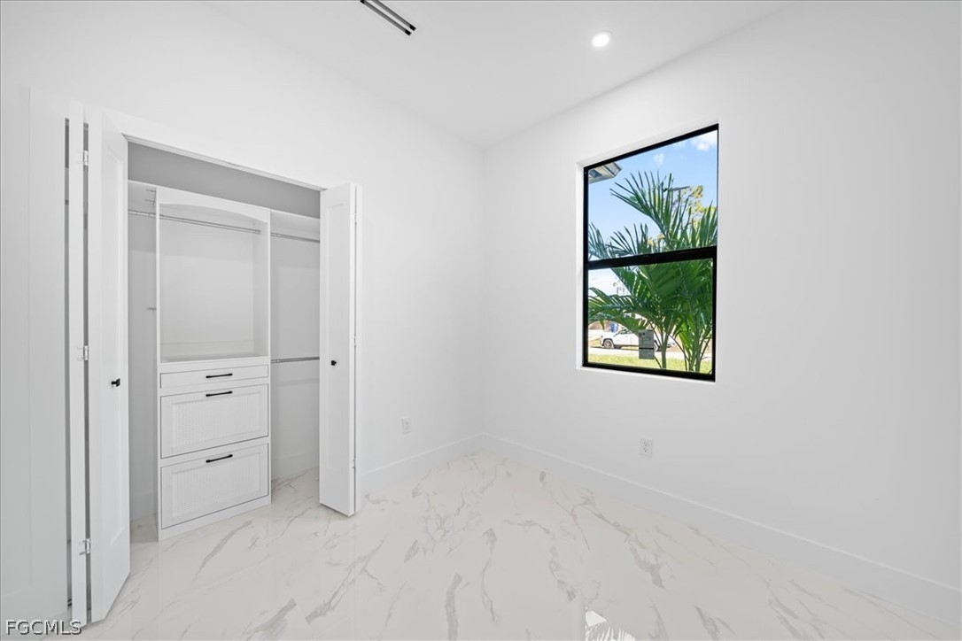 4 Bed SingleFamilyResidence for Sale in Lehigh Acres, photo 29