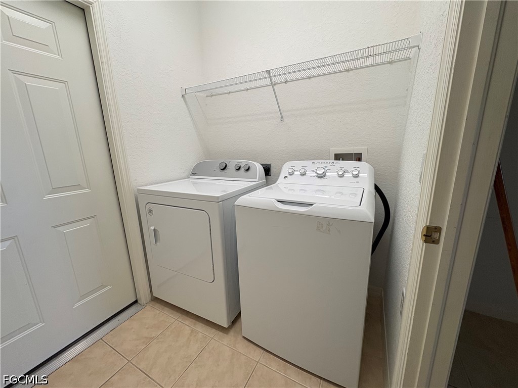 2 Bed Waterfront Home for Sale in Fort Myers, photo 29