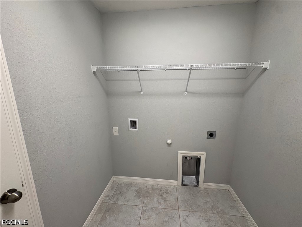 3 Bed SingleFamilyResidence for Sale in Cape Coral, photo 29