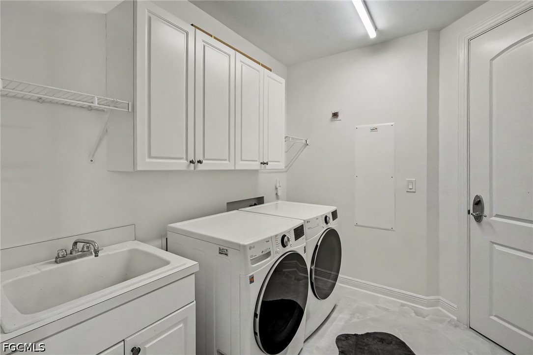 3 Bed Waterfront Home for Sale in Fort Myers, photo 29