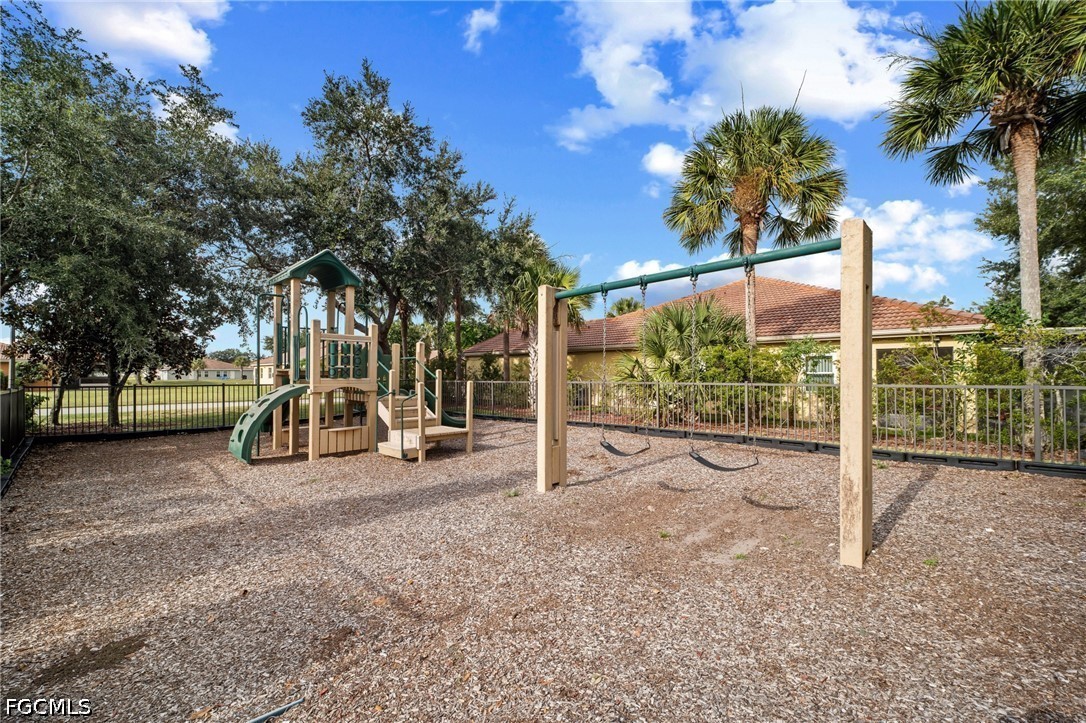4 Bed Waterfront Home for Sale in Lehigh Acres, photo 29