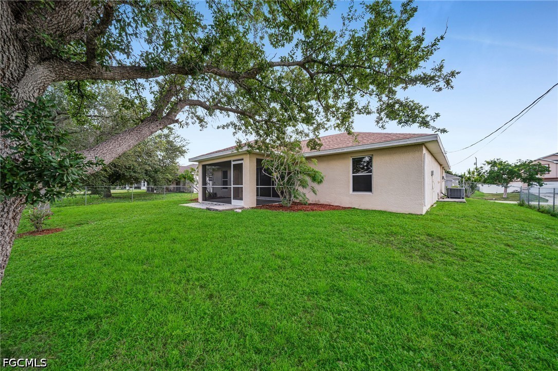 3 Bed SingleFamilyResidence for Sale in Cape Coral, photo 29