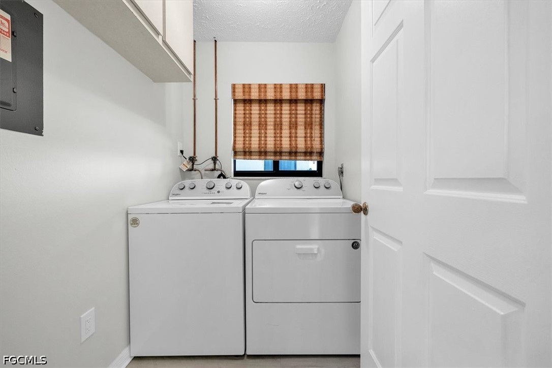 2 Bed Waterfront Home for Sale in Cape Coral, photo 29
