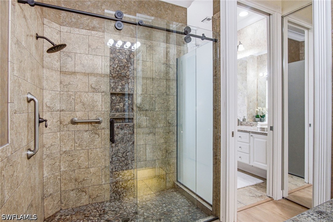3 Bed Pool Home for Sale in Island Walk, photo 29
