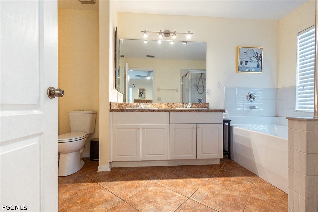 3 Bed SingleFamilyResidence for Sale in Mirror Lakes, photo 29