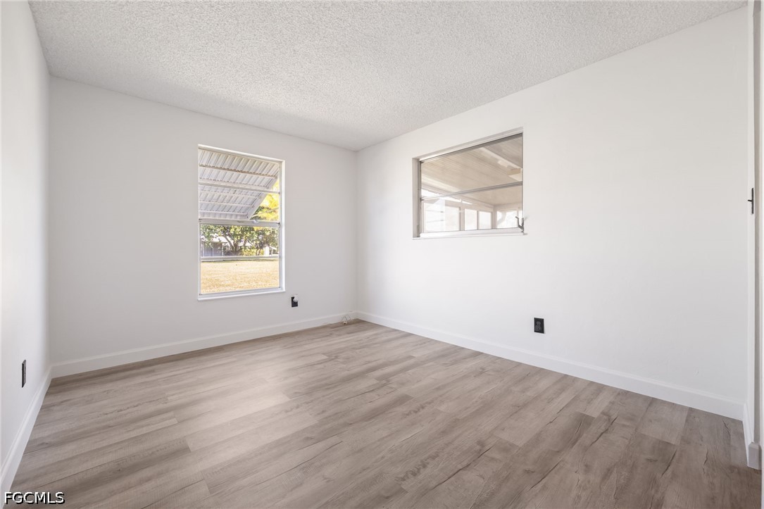 2 Bed Attached for Sale in Pinewood Condominium, photo 29