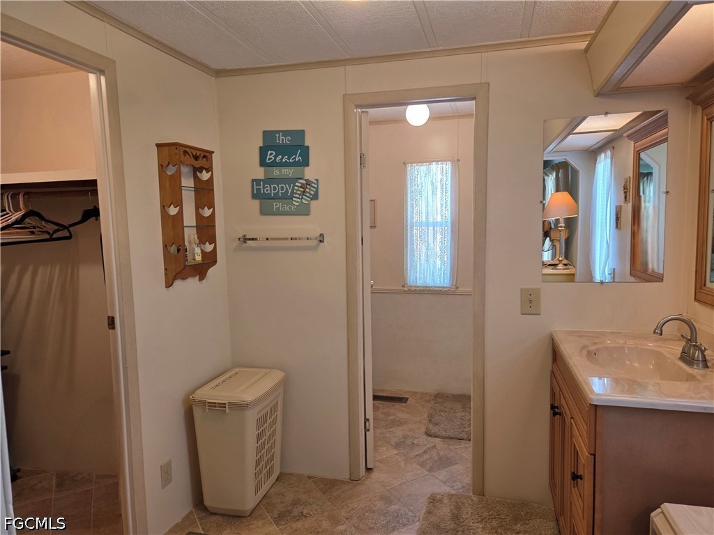 2 Bed ManufacturedHome for Sale in North Fort Myers, photo 29