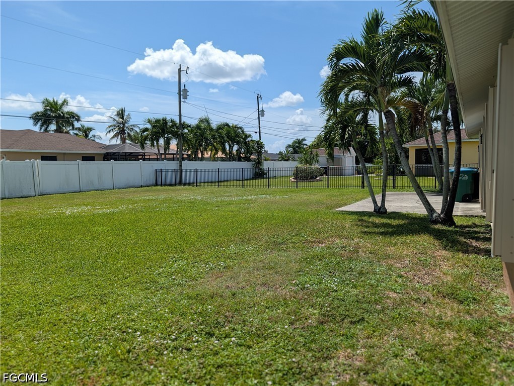 2 Bed SingleFamilyResidence for Sale in Cape Coral, photo 29