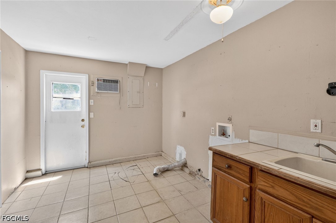 3 Bed SingleFamilyResidence for Sale in Cape Coral, photo 29