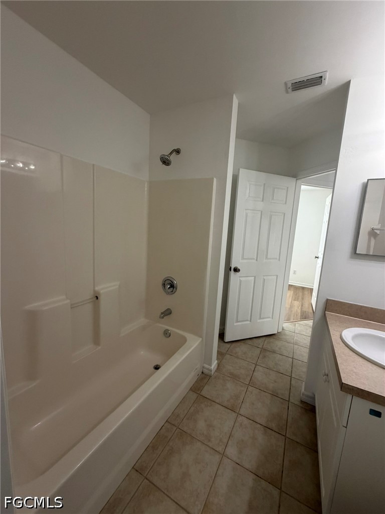 3 Bed SingleFamilyResidence for Sale in Cape Coral, photo 29