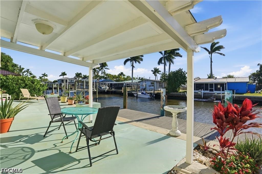 2 Bed Waterfront Home for Sale in Matlacha, photo 29