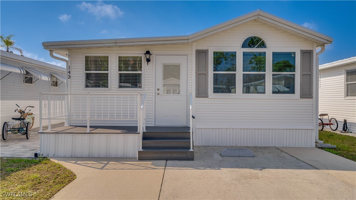 1 Bed Waterfront Home for Sale in North Fort Myers, photo 30
