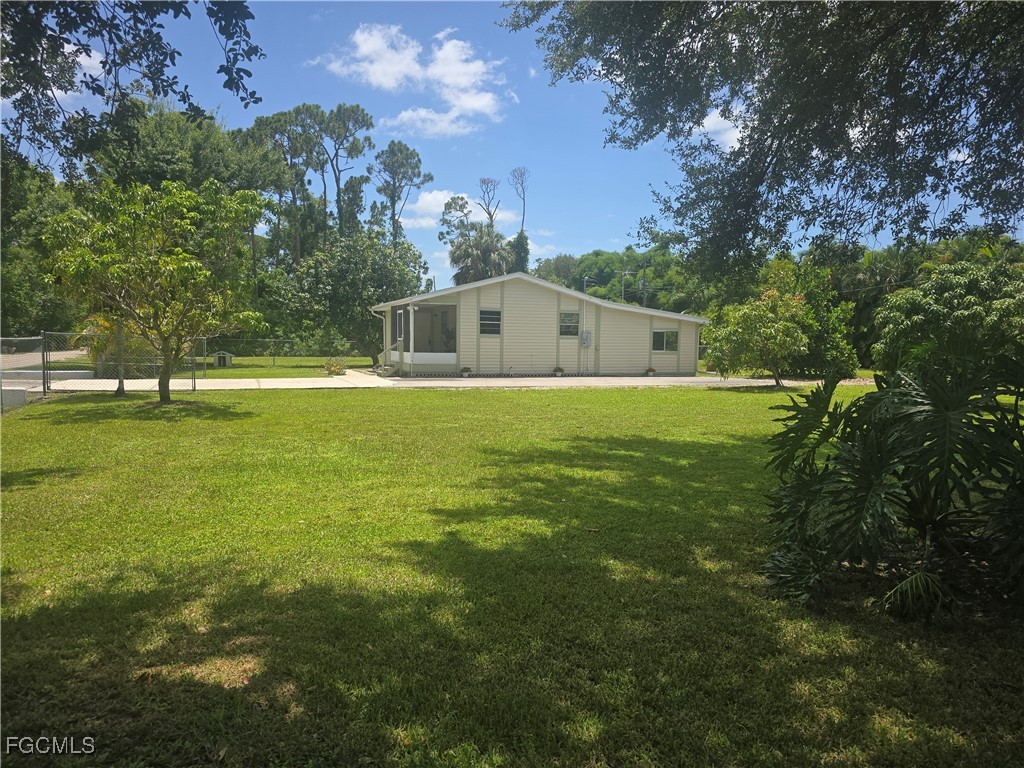 2 Bed SingleFamilyResidence for Sale in Fort Myers, photo 30