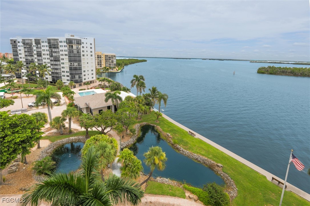 2 Bed Waterfront Home for Sale in Harbour Pointe Condo, photo 30