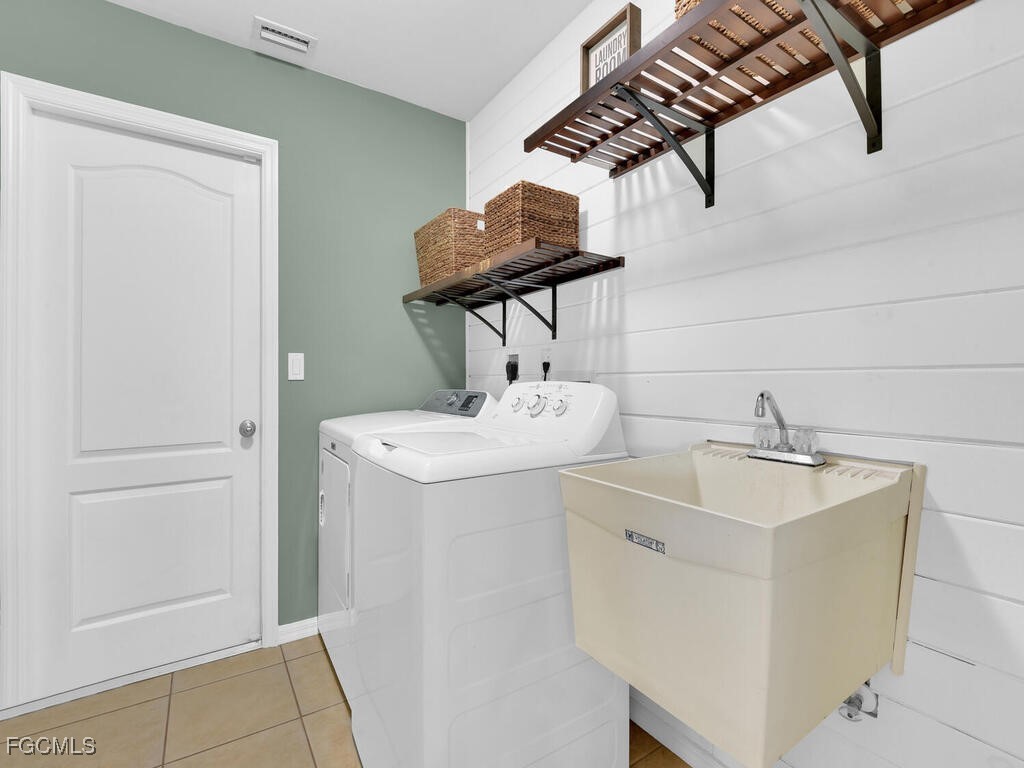 3 Bed Pool Home for Sale in Cape Coral, photo 30