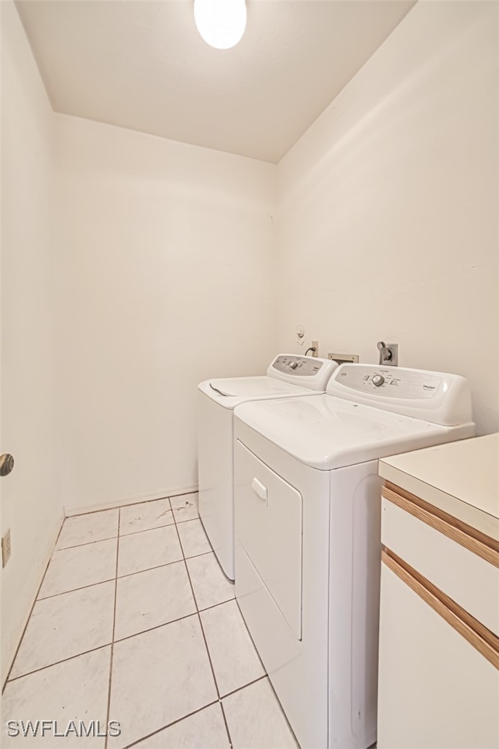 2 Bed Attached for Sale in Naples, photo 30