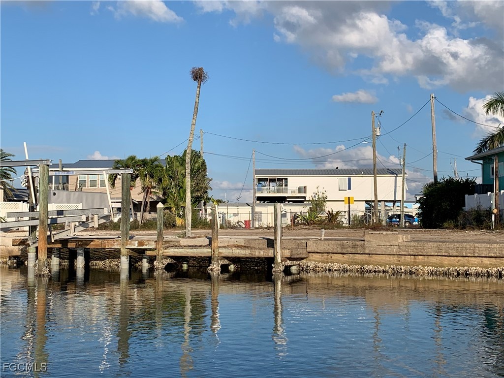 Waterfront Home for Sale in Trailerhaven, photo 30