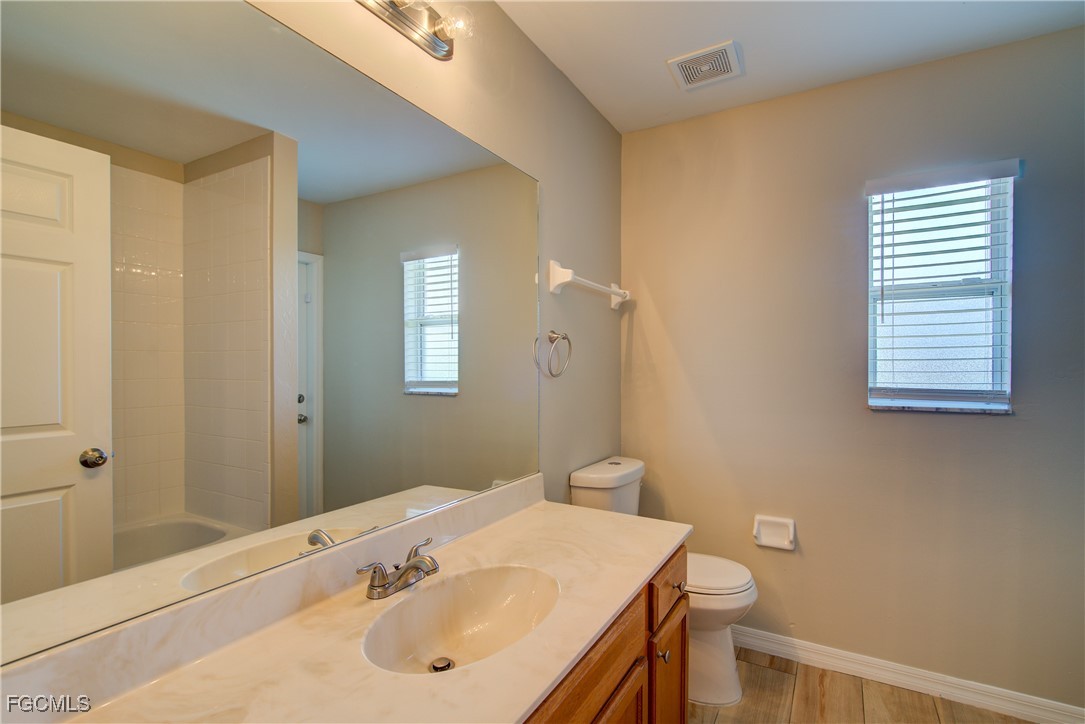 3 Bed Waterfront Home for Sale in Cape Coral, photo 30