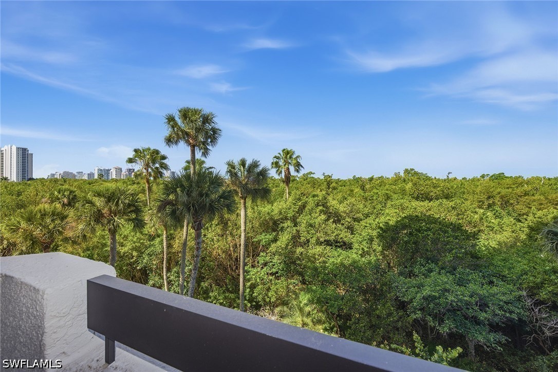 3 Bed Condominium for Sale in Grosvenor, photo 30