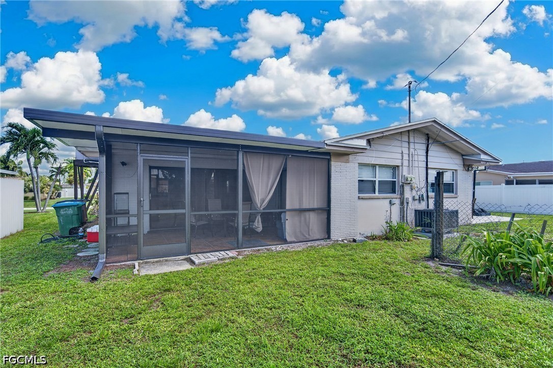 4 Bed Duplex for Sale in Cape Coral, photo 30